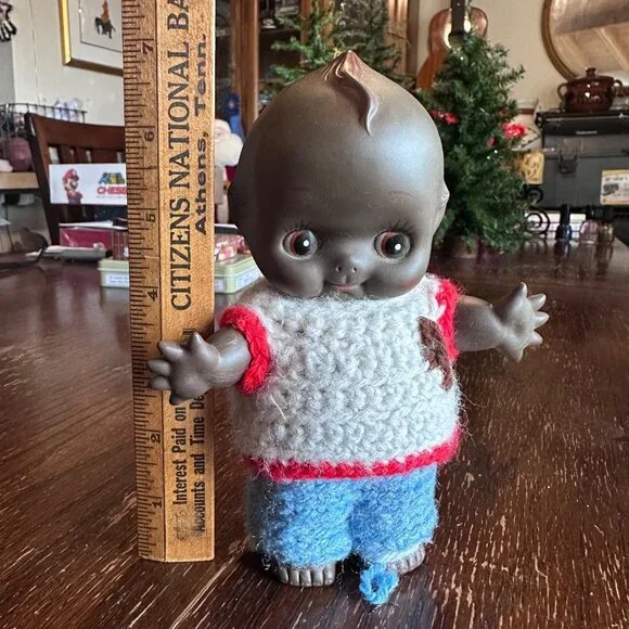 Vintage Kewpie Doll Dark Skin 7.5" Made In Korea W/ Handmade Knit Clothes - Rare - Picture 4 of 10